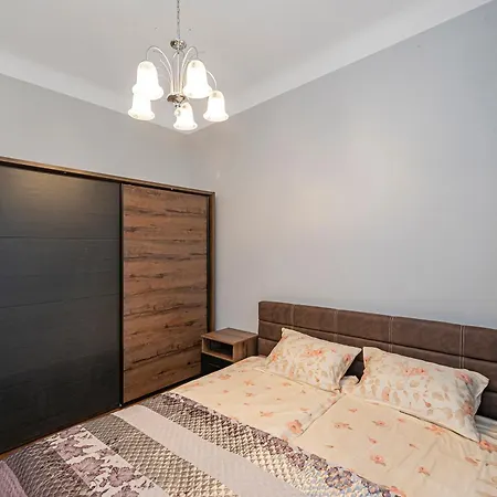 Old Town Apartment With Free Parking By Polo Apartments Kaunas Exterior photo